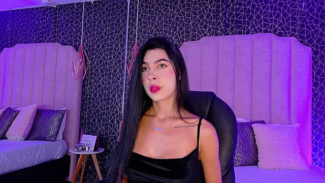 Snapshot of IrisDeLaVega_ chatting on May 7, 1:49 pm IrisDeLaVega online show from May 7, 1:49 pm