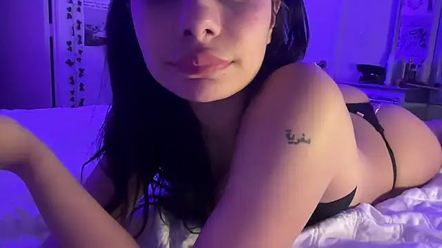 Snapshot of ivybbyy_ chatting on February 18, 9:05 am ivybbyy online show from February 18, 9:05 am