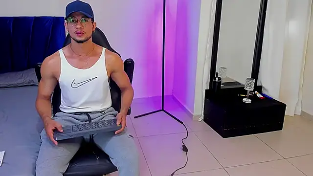 Nolan joness online show from January 14, 7:52 pm