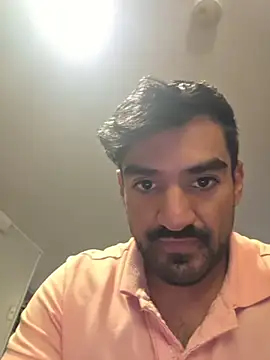 piggylatino online show from April 22, 4:19 pm