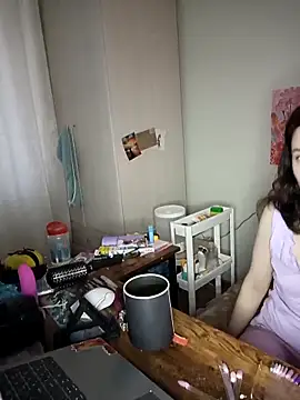 Snapshot of v_crizis324 chatting on February 12, 2:34 pm v crizis324 online show from February 12, 2:34 pm