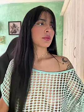 Snapshot of Cristal_Cerati_ chatting on February 4, 8:03 pm Cristal Cerati online show from February 4, 8:03 pm