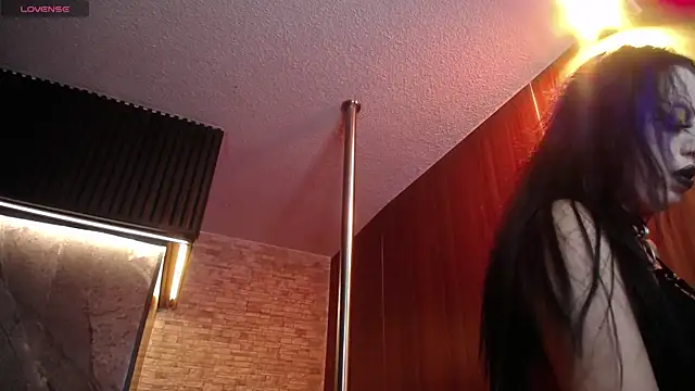 Snapshot of Belladonna_trix chatting on April 2, 7:00 pm Belladonna trix online show from April 2, 7:00 pm