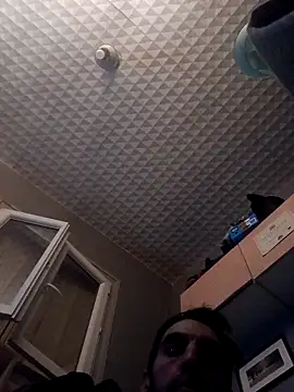 hotguy71000 online show from April 20, 10:44 pm