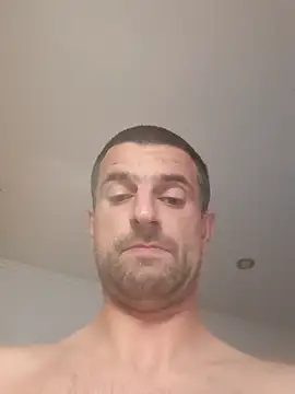 Snapshot of TwardyKierowca chatting on November 12, 7:53 am TwardyKierowca online show from November 12, 7:53 am