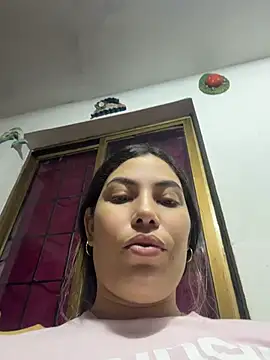 Snapshot of Anna_Bitch_Disgusting chatting on May 6, 1:57 am Anna Bitch Disgusting online show from May 6, 1:57 am