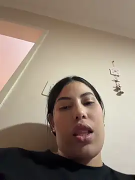 Snapshot of Anna_Bitch_Disgusting chatting on May 17, 7:17 am Anna Bitch Disgusting online show from May 17, 7:17 am