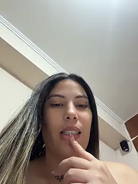 Snapshot of Anna_Bitch_Disgusting chatting on May 23, 11:14 am Anna Bitch Disgusting online show from May 23, 11:14 am