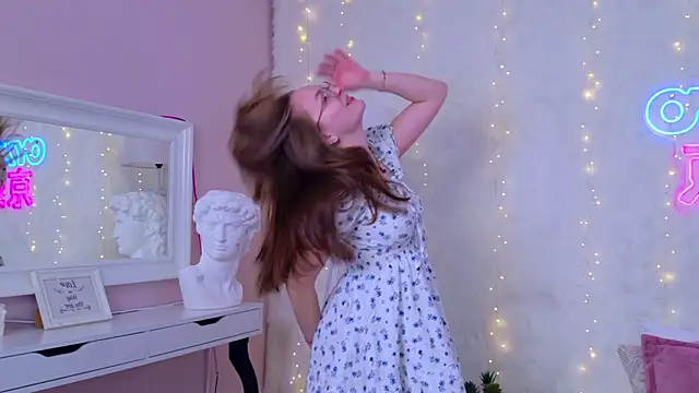 MadisonSmitt online show from February 3, 6:22 am