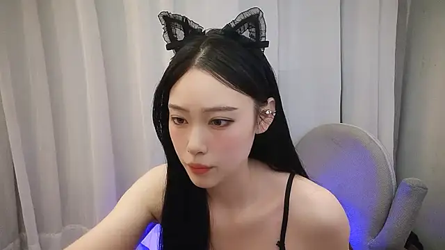 hayuyuyu online show from April 28, 3:50 pm