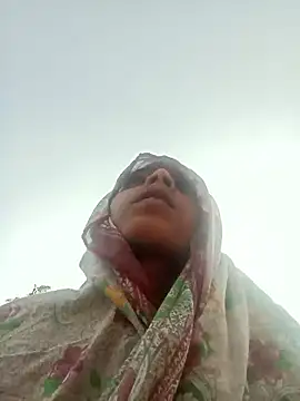 Snapshot of Neelurajpoot122 chatting on November 16, 8:31 am Neelurajpoot122 online show from November 16, 8:31 am