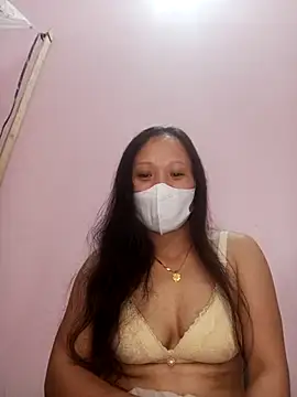 Snapshot of t-t-babe chatting on November 12, 1:44 pm t-t-babe online show from November 12, 1:44 pm