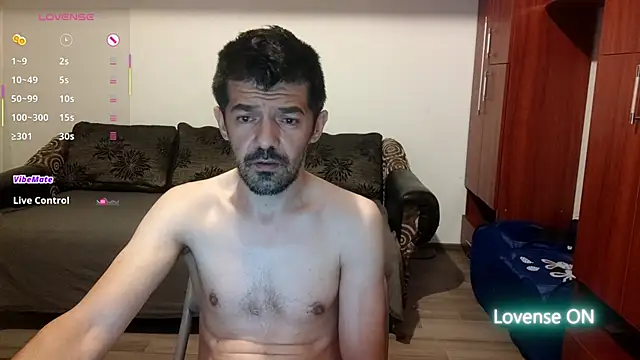 Snapshot of Dale_E chatting on June 18, 10:47 pm Dale E online show from June 18, 10:47 pm