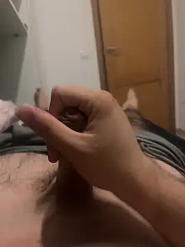 Yannick04 online show from November 13, 1:48 am