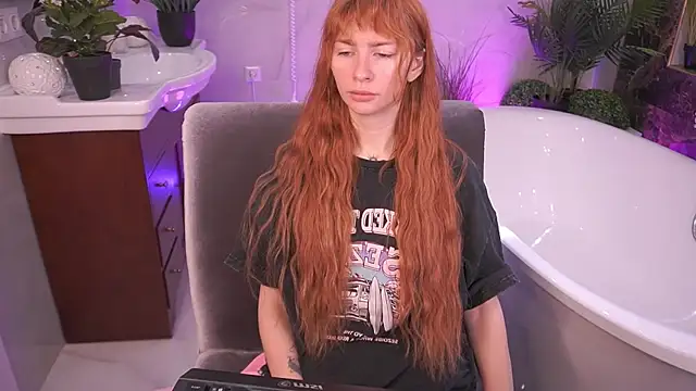 Nicol Moonn online show from April 24, 7:55 am