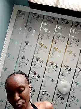 Snapshot of Beverlygurlx6 chatting on February 17, 5:48 am Beverlygurlx6 online show from February 17, 5:48 am