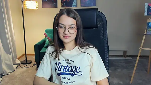 Snapshot of AveryFechter chatting on November 16, 3:39 pm AveryFechter online show from November 16, 3:39 pm