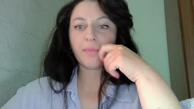 Snapshot of MelinaAx chatting on June 16, 8:17 am MelinaAx online show from June 16, 8:17 am