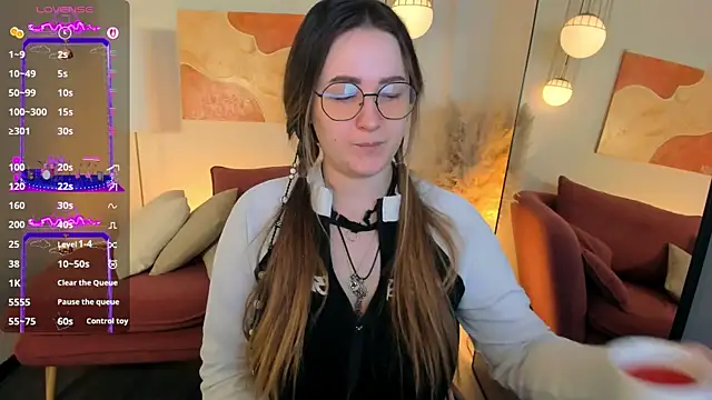 Snapshot of EmmaBloomm chatting on December 13, 8:58 pm EmmaBloomm online show from December 13, 8:58 pm