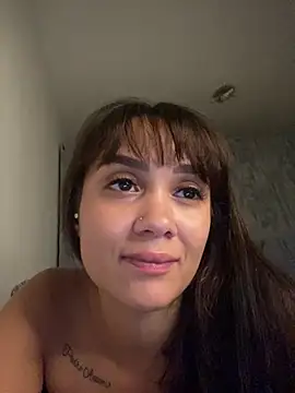 Snapshot of carolsapequinha chatting on April 23, 12:56 am carolsapequinha online show from April 23, 12:56 am