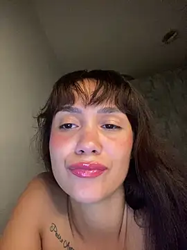 Snapshot of carolsapequinha chatting on April 30, 1:12 am carolsapequinha online show from April 30, 1:12 am
