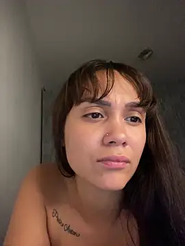 Snapshot of carolsapequinha chatting on May 5, 4:31 am carolsapequinha online show from May 5, 4:31 am