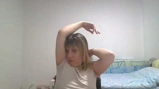 Snapshot of CherieAdair chatting on November 18, 7:40 pm CherieAdair online show from November 18, 7:40 pm