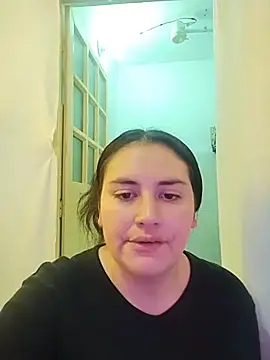 Snapshot of White_Queen_1 chatting on November 14, 5:17 am White Queen 1 online show from November 14, 5:17 am