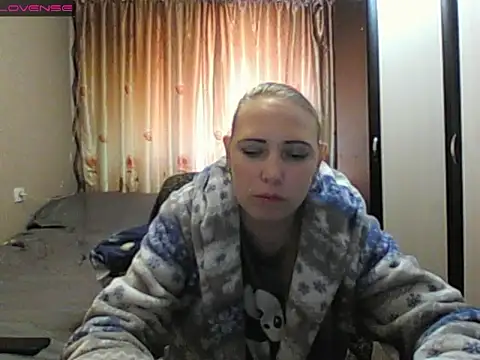 Snapshot of JenniDeep chatting on April 30, 5:58 am JenniDeep online show from April 30, 5:58 am