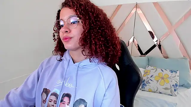 avrilwaynee online show from January 19, 11:58 am