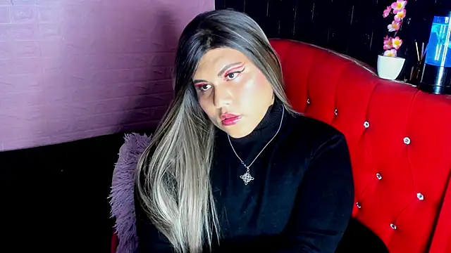 Snapshot of Chloe_Nasty chatting on November 13, 11:25 pm Chloe Nasty online show from November 13, 11:25 pm