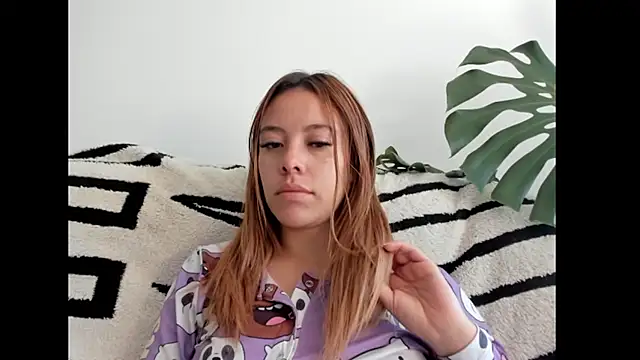 Snapshot of Abbiejohnson chatting on May 1, 12:54 pm Abbiejohnson online show from May 1, 12:54 pm