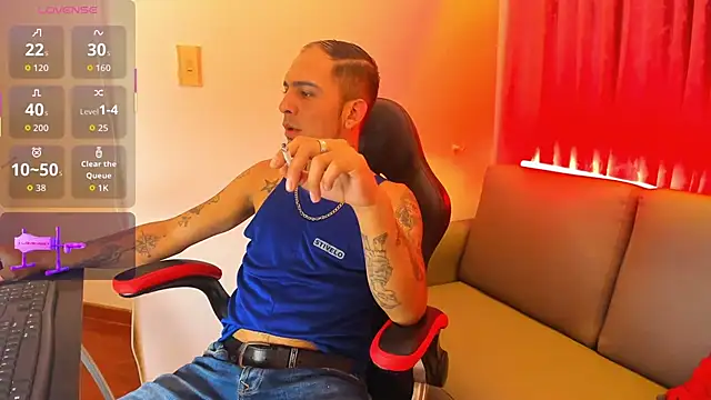 Snapshot of Zotum_black chatting on November 18, 9:52 pm Zotum black online show from November 18, 9:52 pm