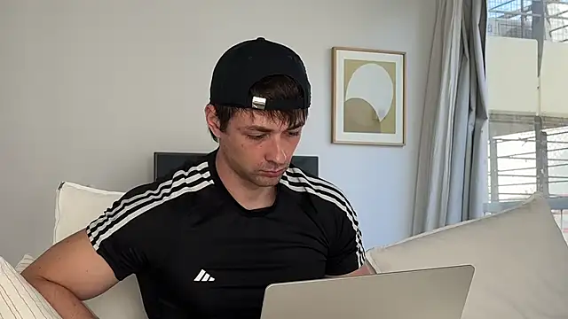 iggydavid online show from November 17, 8:36 pm