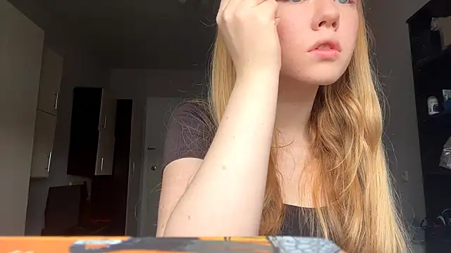 Snapshot of FerminaDepaula chatting on November 14, 8:24 am FerminaDepaula online show from November 14, 8:24 am