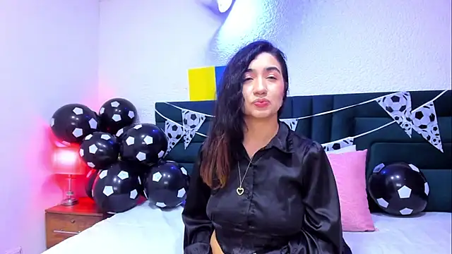 VictoriaRouge  online show from June 11, 8:29 pm