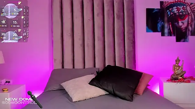 Snapshot of GabrielaSuarez_ chatting on July 25, 8:17 pm GabrielaSuarez online show from July 25, 8:17 pm