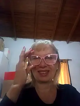 SexyMilf1211 online show from April 9, 4:34 pm