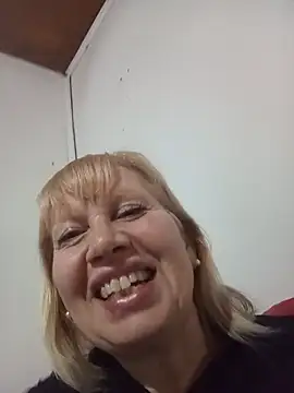 Snapshot of SexyMilf1211 chatting on May 12, 12:08 am SexyMilf1211 online show from May 12, 12:08 am