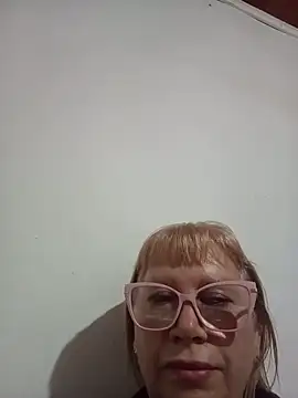 Snapshot of SexyMilf1211 chatting on May 30, 11:18 am SexyMilf1211 online show from May 30, 11:18 am
