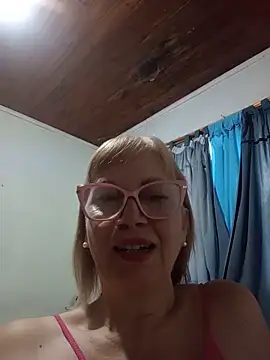 Snapshot of SexyMilf1211 chatting on June 10, 6:51 pm SexyMilf1211 online show from June 10, 6:51 pm