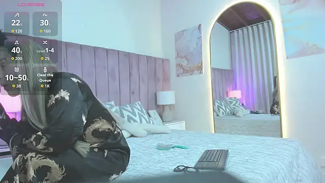 Valentino moretti online show from March 3, 11:38 am