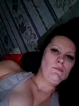 Snapshot of RomiTreats chatting on November 15, 12:02 pm RomiTreats online show from November 15, 12:02 pm