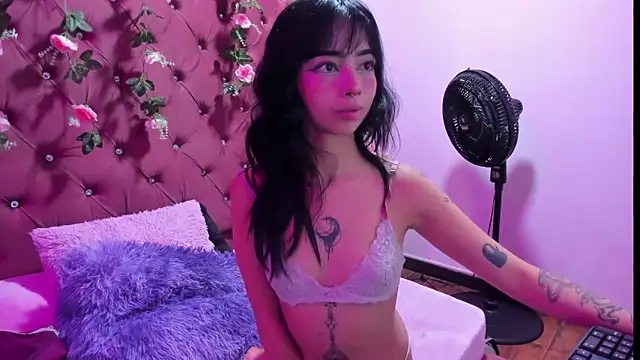  Ivy Luna online show from April 15, 7:21 pm