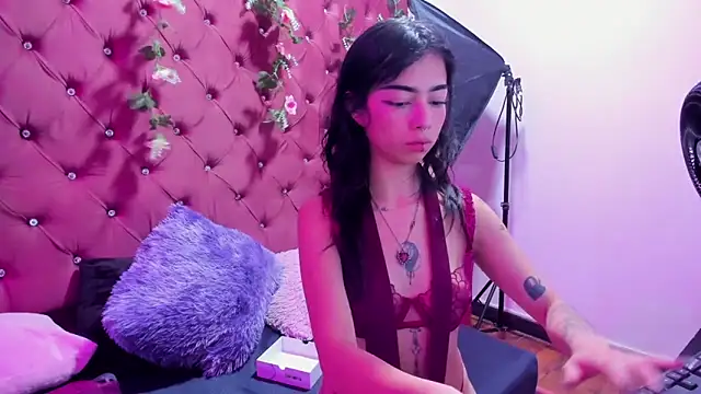 Snapshot of _Ivy_Luna chatting on May 20, 12:50 am Ivy Luna online show from May 20, 12:50 am