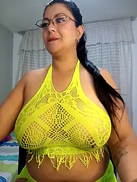 Snapshot of CelesteAlvarez1989 chatting on February 1, 3:21 pm CelesteAlvarez1989 online show from February 1, 3:21 pm