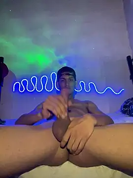 Luigi cumming1 online show from April 5, 9:01 pm