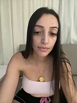 Snapshot of BelleRune chatting on January 20, 5:06 pm BelleRune online show from January 20, 5:06 pm