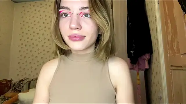 Snapshot of MelaineAytes chatting on November 18, 8:08 am MelaineAytes online show from November 18, 8:08 am