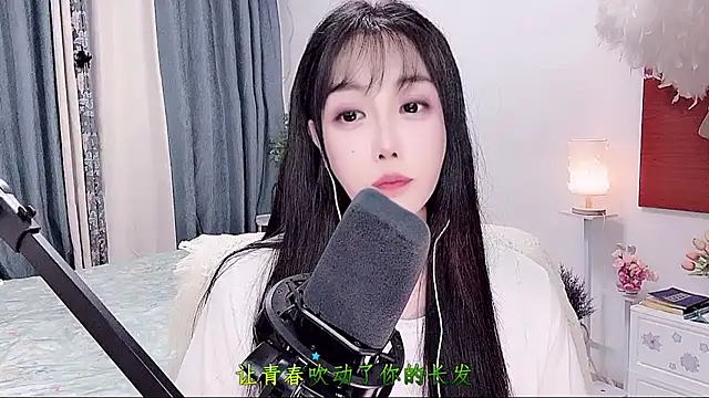 Snapshot of Laura_520 chatting on June 25, 1:59 pm Laura 520 online show from June 25, 1:59 pm